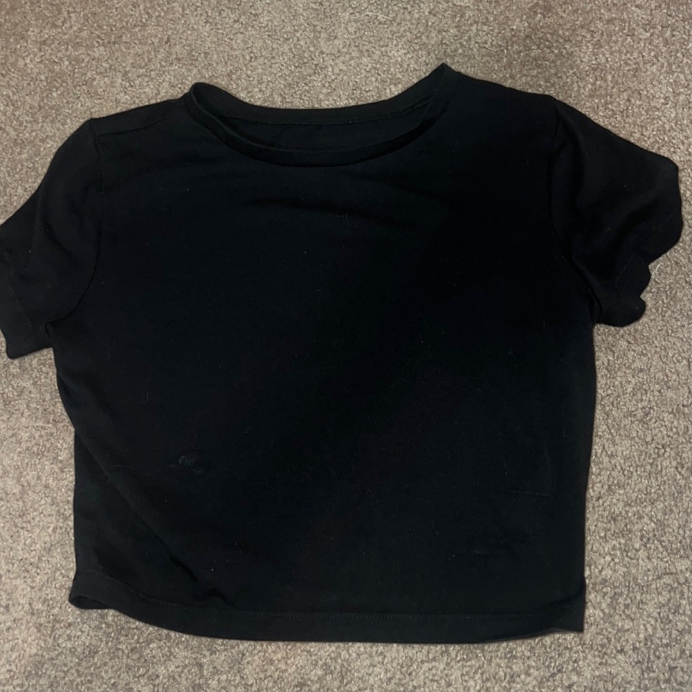 black target short-sleeve crop top